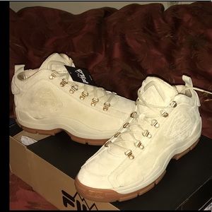 Men’s Grant Hills tan suede boots